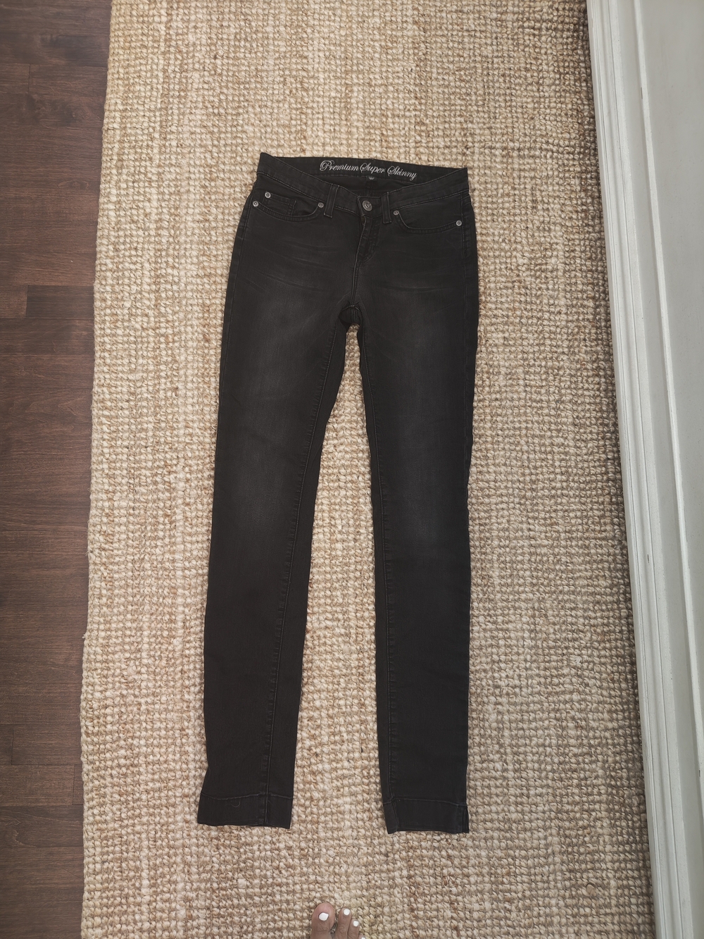 GAP Women's Skinny Jeans in Black